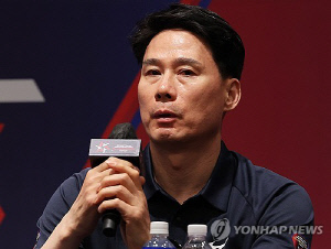 태국과 올스타 '1차전 패배' 강성형 감독 