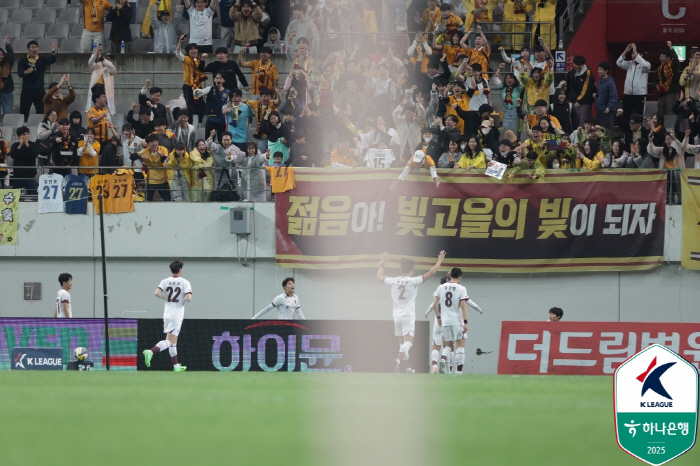 '승승승승' 이정효가 또 다시 김기동 잡았다! '헤이스-박태준 연속골' 광주, 서울에 2-1 승 '2위 점프+기분 좋은 제다행'