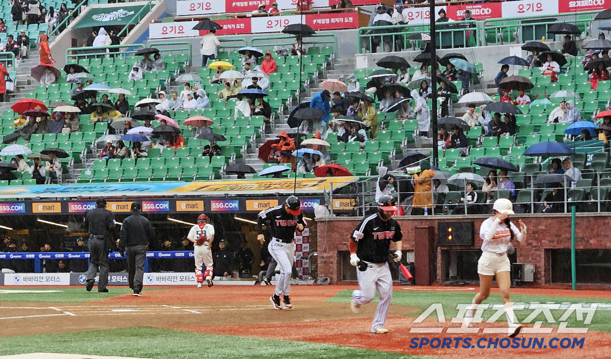 무서워서 우천 취소 못한다, 감독들 성토 "더블헤더 올해는 대체 왜?"[…