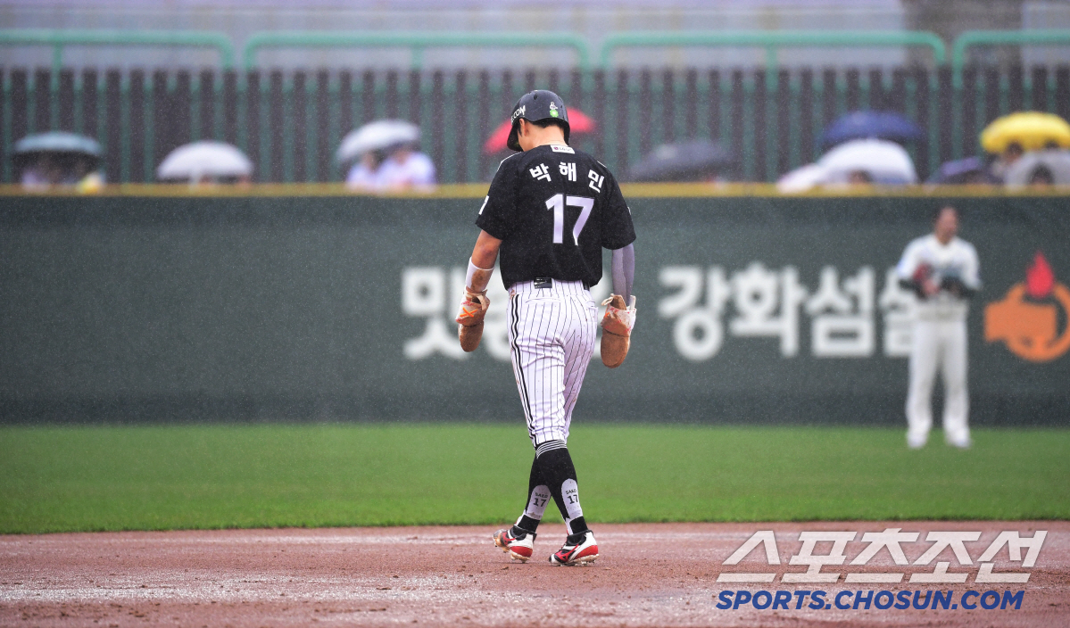 무서워서 우천 취소 못한다, 감독들 성토 "더블헤더 올해는 대체 왜?"[…