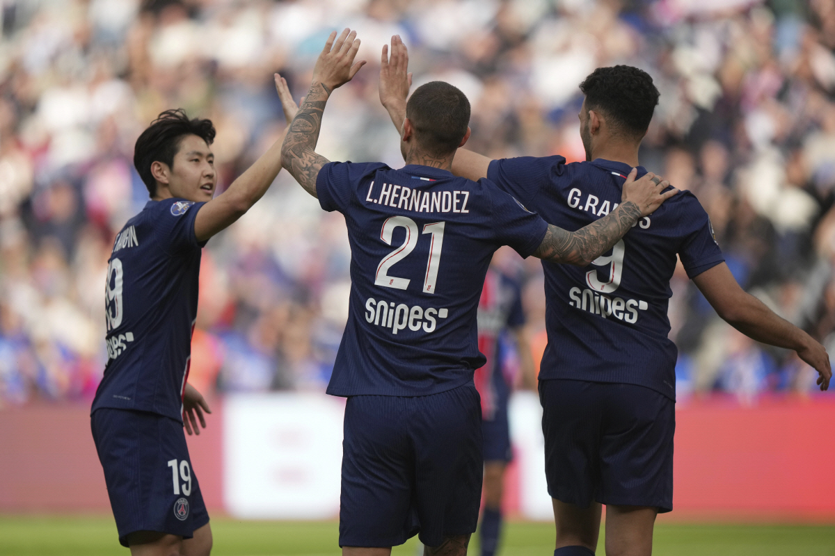 맨유 러브콜에도…'PSG, 이래서 못 보내!' 이강인 복귀, 수비형 MF…
