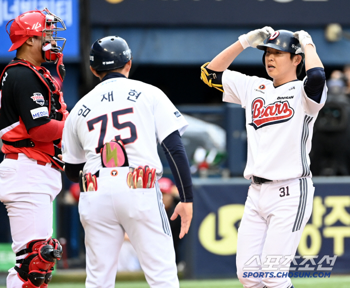 '갈비뼈 아픈거 아냐?' 공 맞은 고통 이겨내고 도루까지...'1700경…