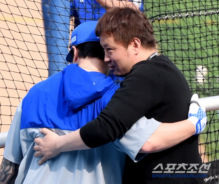'왜 이렇게 반갑지?' 라팍에 뜬 채럼버스, 구자욱 박병호와 뜨거운 포옹 [대구 스케치]