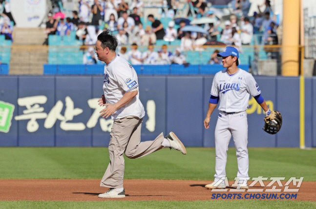 '왜 이렇게 반갑지?' 라팍에 뜬 채럼버스, 구자욱 박병호와 뜨거운 포옹…