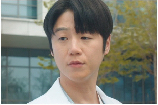 [SC줌人] '이 배우 누구야?'..고윤정 '수호천사' 치프, 사돈총각→연인 될 가능성 99%?(언슬전)