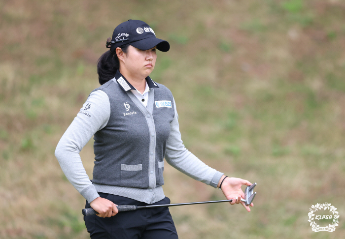 역대급 우승경쟁, KLPGA 최장코스를 지배한 '장타왕' 방신실, "좋은…