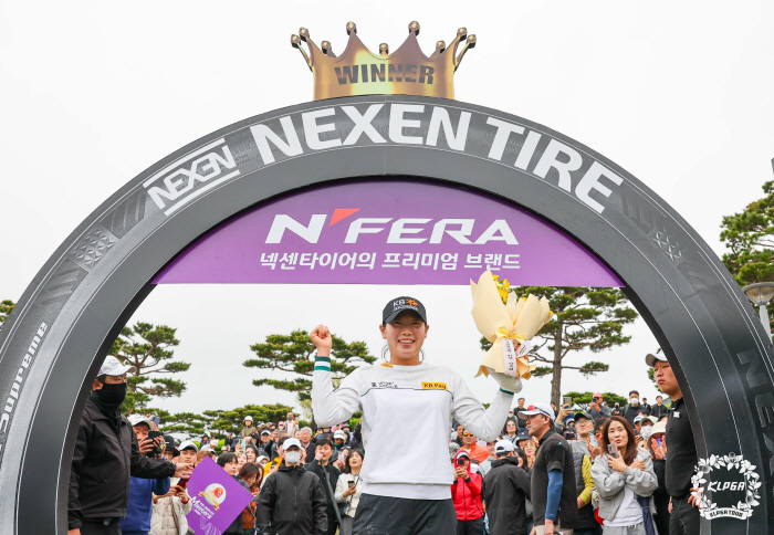 한 주 차로 운명 갈린 방신실의 '17번 홀', 좌절→노력→환희, 골프도…