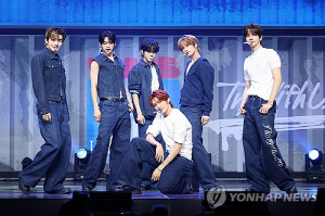 투어스 