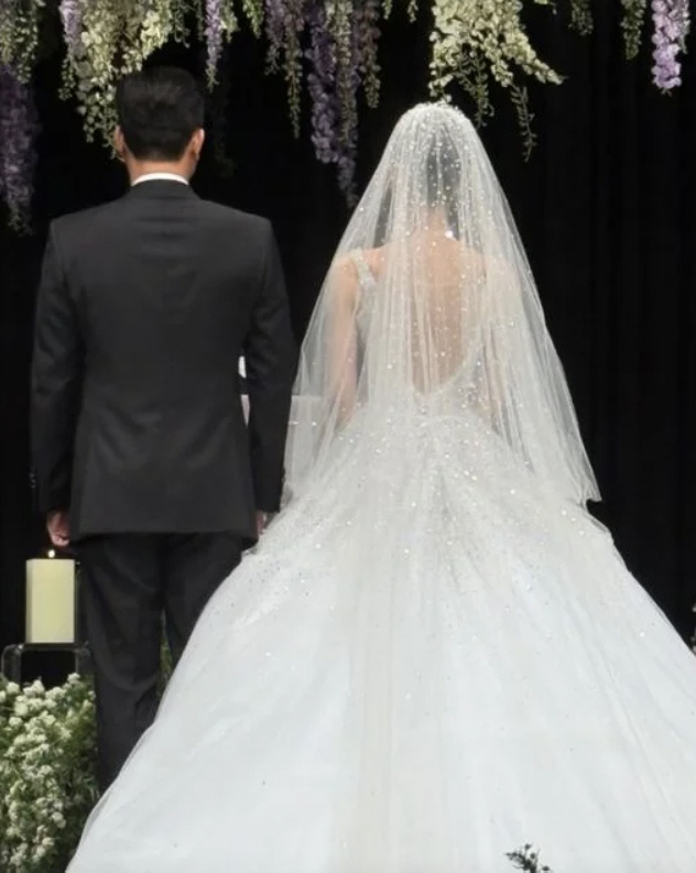김종민 '억' 소리 나는 결혼식, '11세 연하♥' 아내 공개…이효리·신…