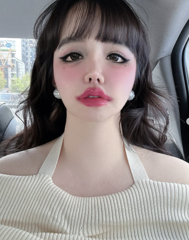 박봄, 번진 입술·아이라인까지…"필터 NO" 해명 후 또 달라진 모습 '걱정'