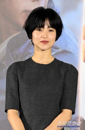 전석 매진 기록..김태리, 팬들과 함께한 첫 단독 팬미팅 성료