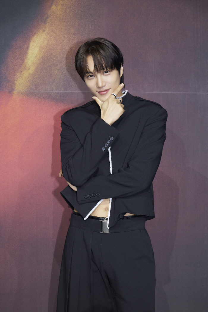 [SC현장] "엑소는 SM과"…카이, 절제된 섹시미로 레전드 컴백(종합)