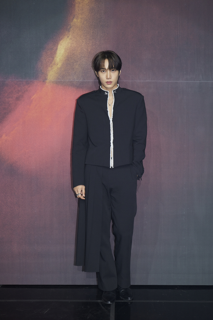 [SC현장] "엑소는 SM과"…카이, 절제된 섹시미로 레전드 컴백(종합)