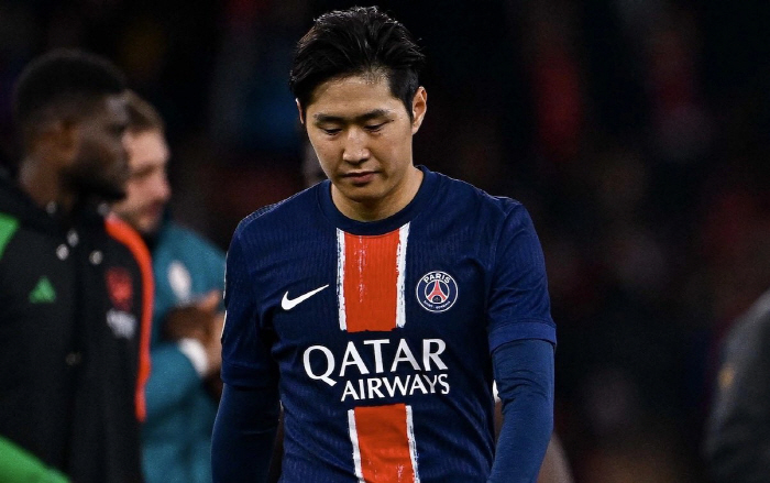 '이강인 뛰고 싶으면 DM봐라'…챔스는 제외, 이 정도면 괴롭힘 아닌가→PSG 감독 "정신력 테스트 하는 거야"