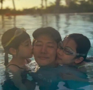[SCin스타] ‘슈돌’ 로희 이렇게 컸어? 유진♥기태영 두 딸, 엄마 판박이 미모 화제