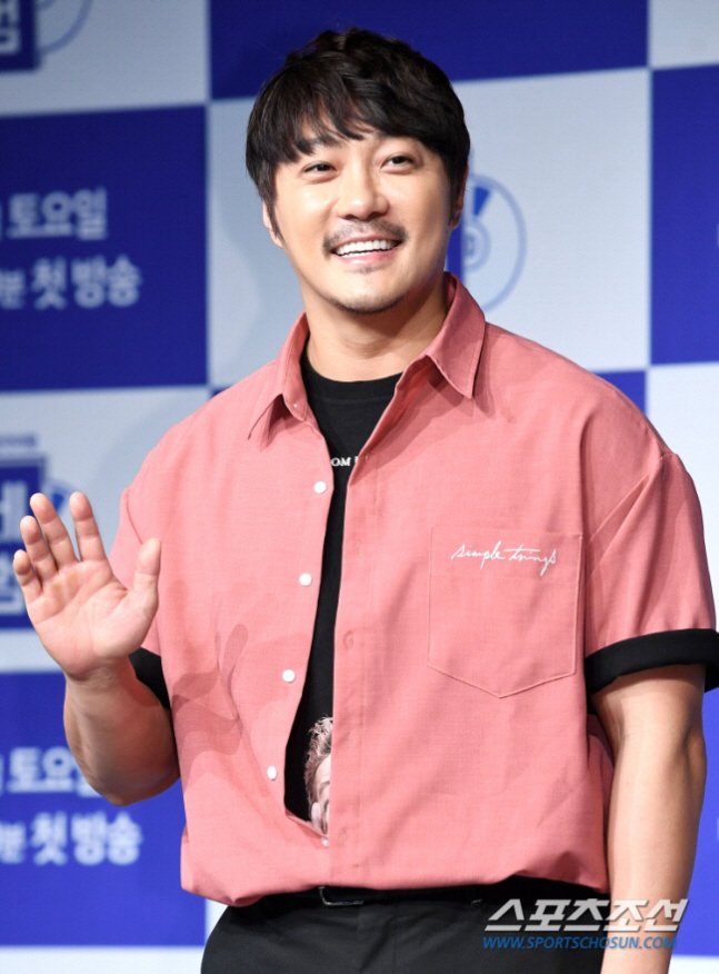 '韓 귀화 아내♥' KCM, 13년 숨겼던 두 딸 공개 "내 선물"