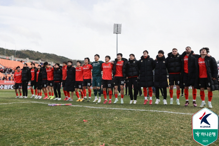 광주 이어 울산까지 꺾었다, '전술 변화부터 교체까지' 감잡은 정경호식 …