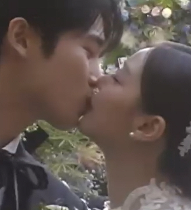 '최시훈♥' 에일리 결혼소감 "아낌없이 사랑하는 예쁜 부부 되겠다"[전문…