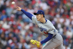 '쫄지마, MLB 별거 없어' 로버츠 LA 감독의 화통한 격려, '울보 소심맨' 전락한 사사키는 각성할 수 있을까