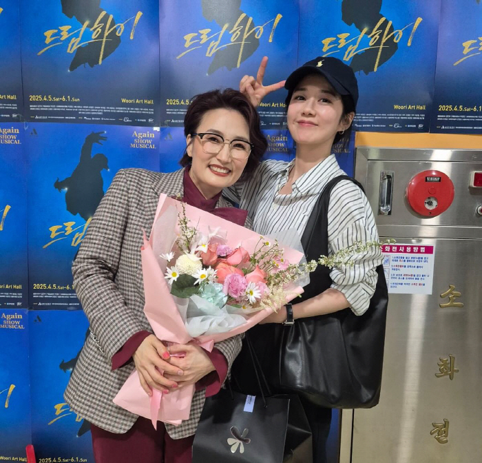 [SCin스타] “쌍둥이 같은 엄마랑” 장나라, '찐친' 박경림 위해 ‘…