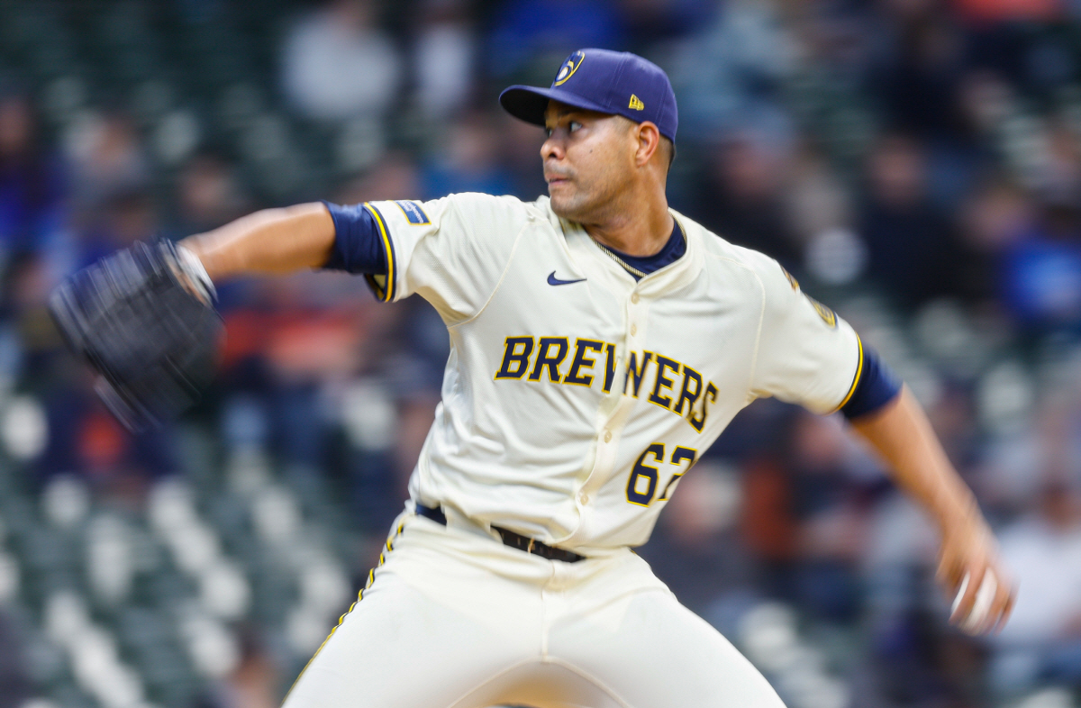 좌투수에 가장 많은 안타 뺏은 타자? 바로 이정후 공동 1위, MIL전 …