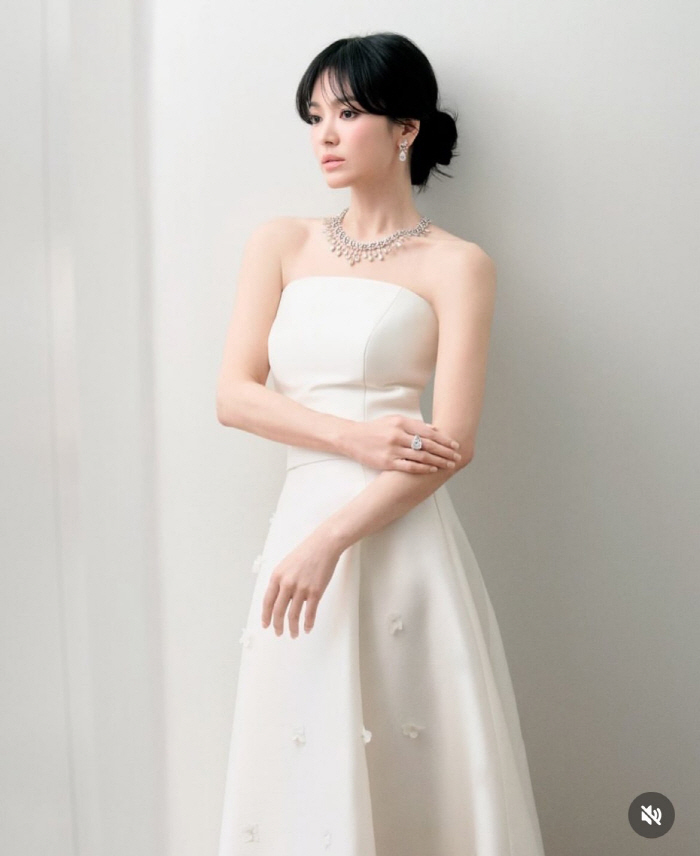 사진작가 곤란하게 한 송혜교 미모..이게 B컷 이라니