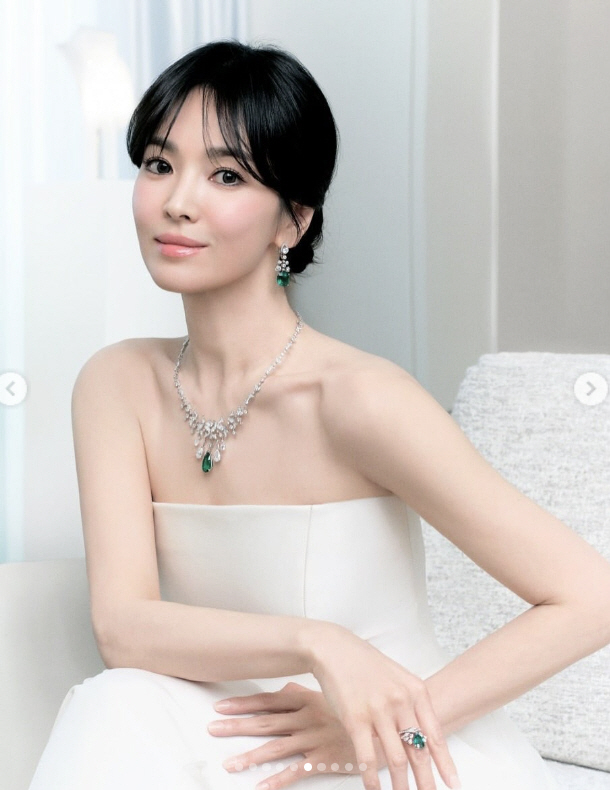 "43세 맞아?" 송혜교, 믿기 힘든 미모에 "이게 B컷" 충격