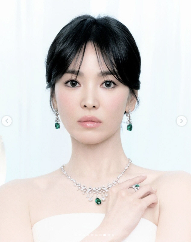 "43세 맞아?" 송혜교, 믿기 힘든 미모에 "이게 B컷" 충격