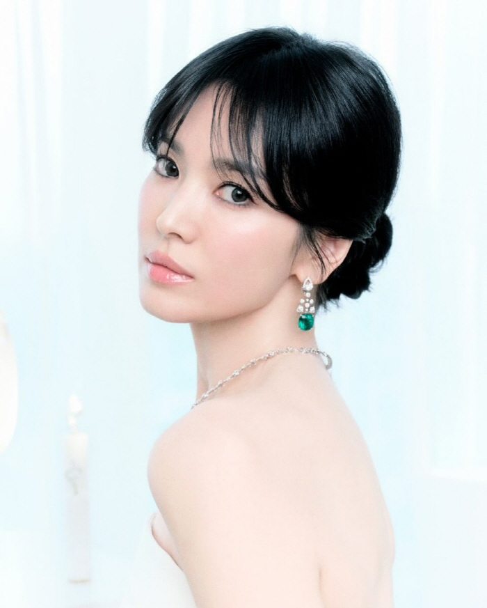 [SCin스타] 송혜교, 파리 하이 주얼리 행사서 '여신 아우라'…고혹美…