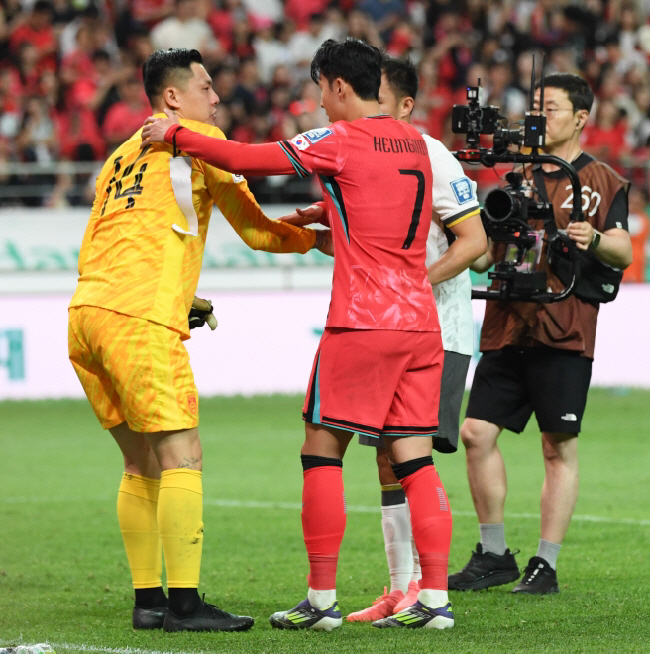 "적당히 좀 해!" 패드립에 폭발한 中주장…상대 팬들은 "징계 해!" 적반하장