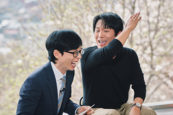 강하늘, 군대서 전우 귀 파주고 뾰루지까지…유재석도 감탄한 '미담 제조기…