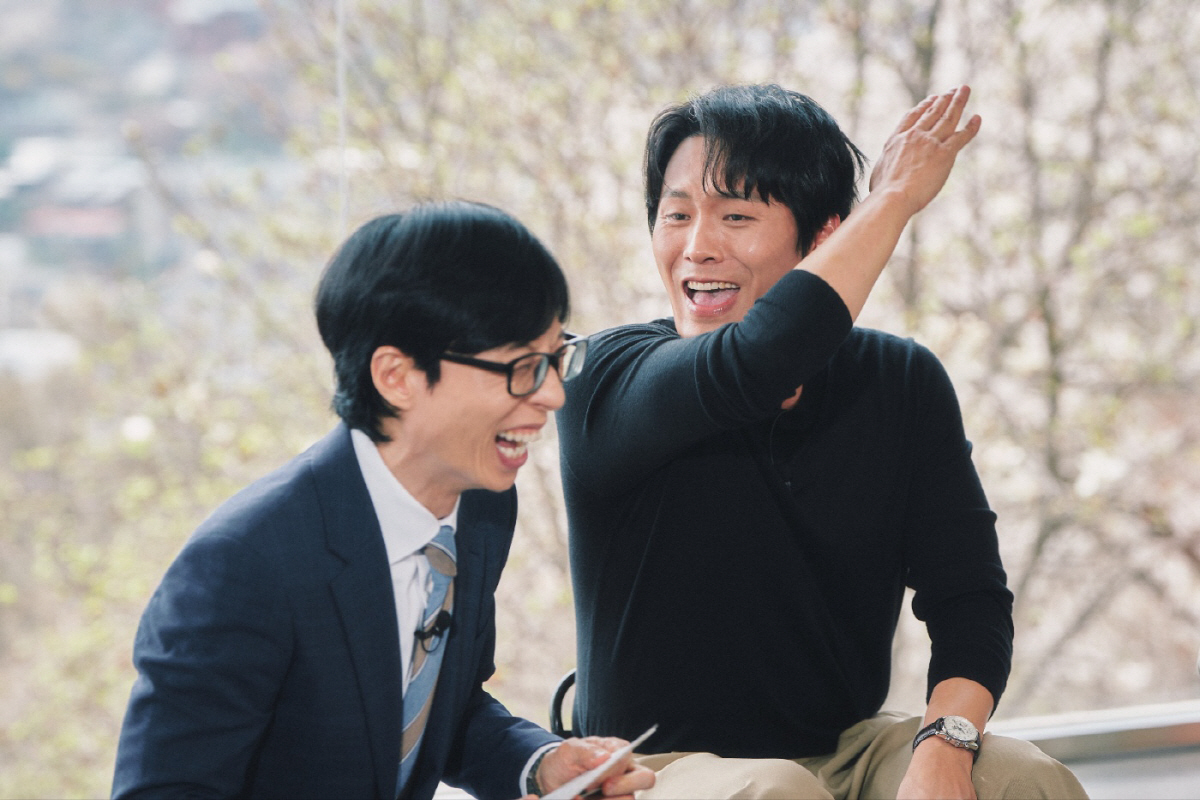 강하늘, 군대서 전우 귀 파주고 뾰루지까지…유재석도 감탄한 '미담 제조기…