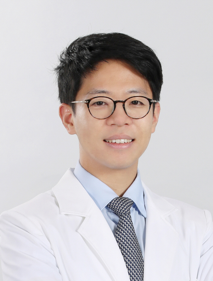 "천식 치료, 초기 1년이 미래 결정"…임상 관해 달성 땐 폐 기능 악화…