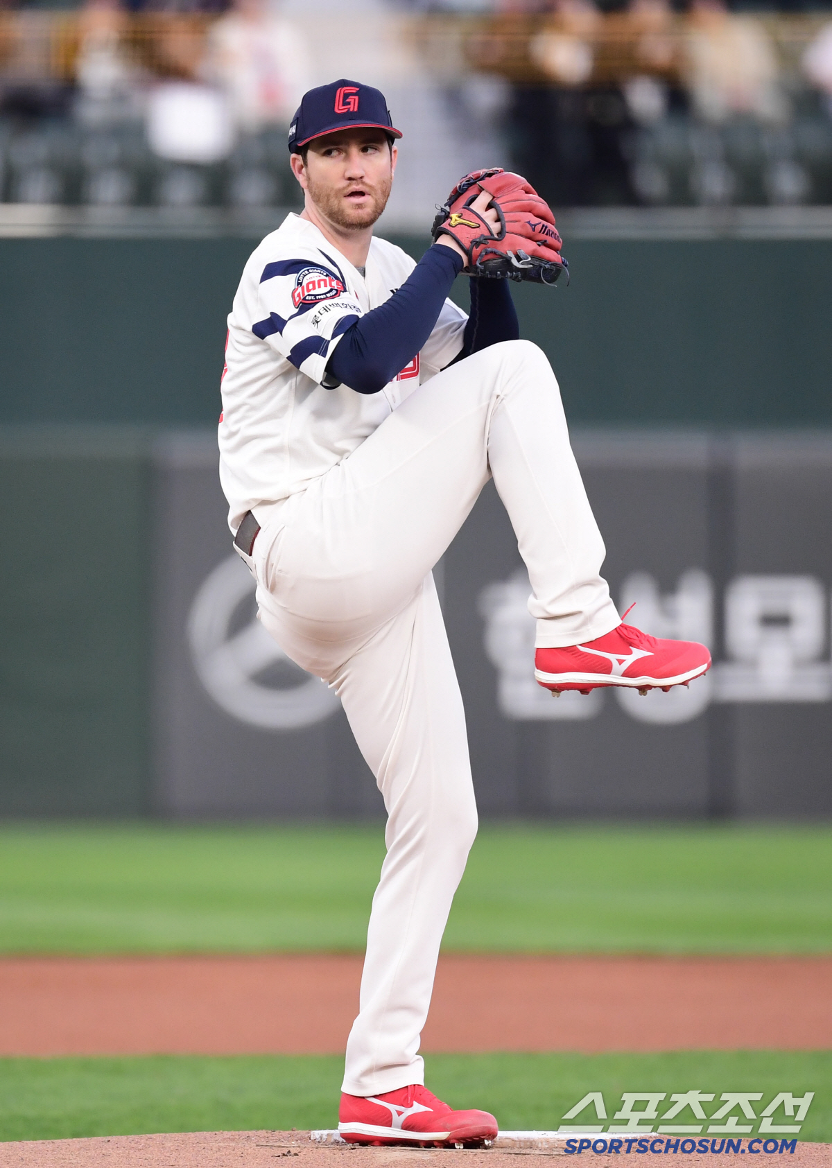 '42구 5실점' 1회 붕괴…하필이면 이럴 때 '독수리킬러'가 사라지다니