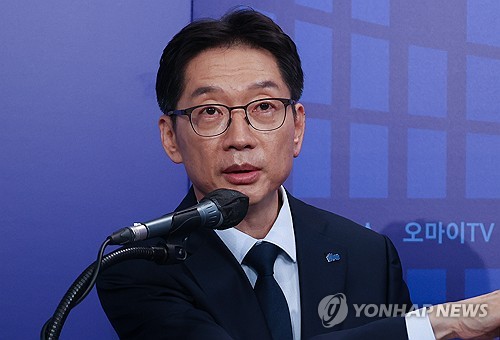 김경수 "韓대행, 대통령 놀음…출마설 뒤에 尹의 그림자"