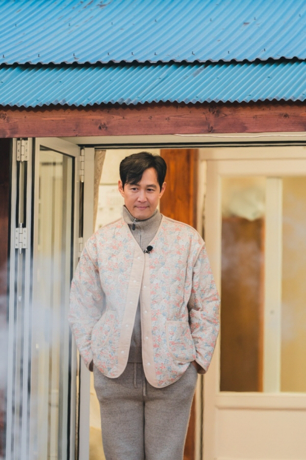 이정재, 월드 스타의 현실...허리도 못 펴는 극한 노동 현장 ('언니네…