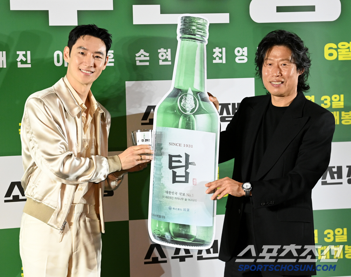 [포토] 이제훈-유해진, 소주 한잔 할까요?