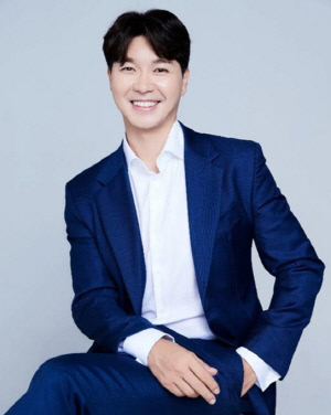 박수홍, 복덩이 딸 낳고 겹경사..출산 중계 예능 MC 발탁 [공식]