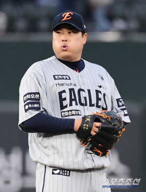 '이럴수가' 류현진이라 더 충격이다…'레거나 대실패' 한화 선발 연승新 '8'에서 종료