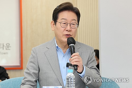 李 "韓, 공직자 책무 생각해야…심판이 선수로 뛸듯말듯해 혼란"
