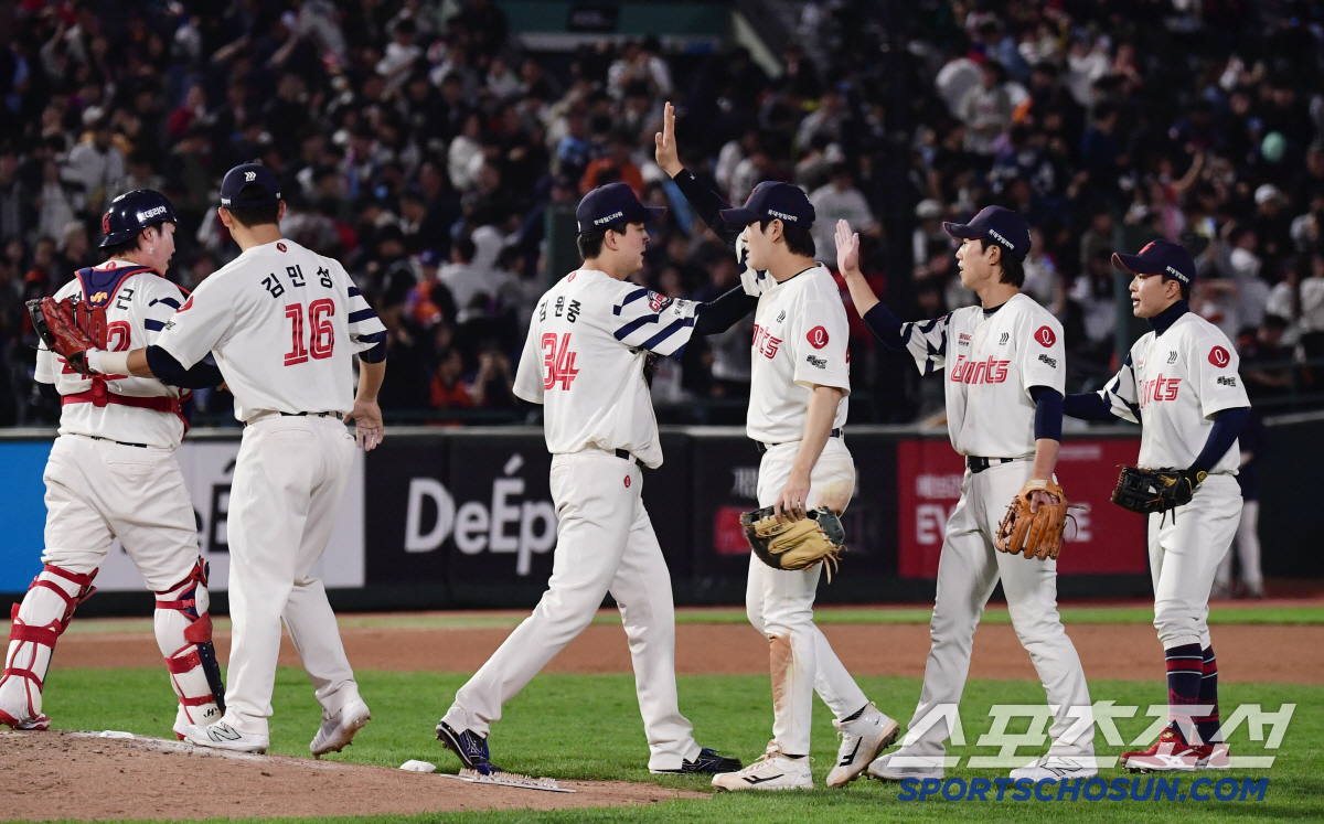 "평일인데도 야구장을…" 239일 만에 만들어진 진풍경! 8연승 기세 누…