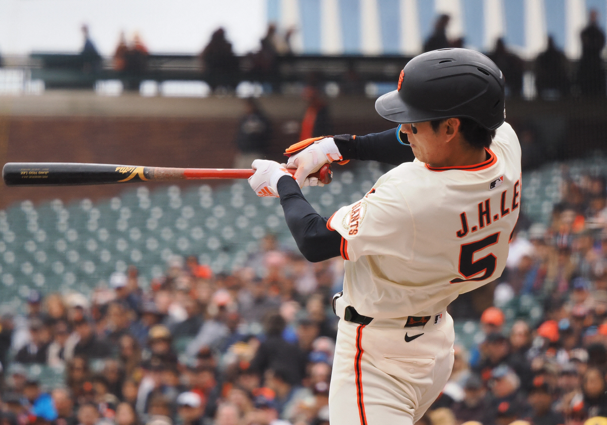 이정후 또 폭발! '적시 2루타→볼넷→볼넷' 벌써 3출루에 타점-득점까지…