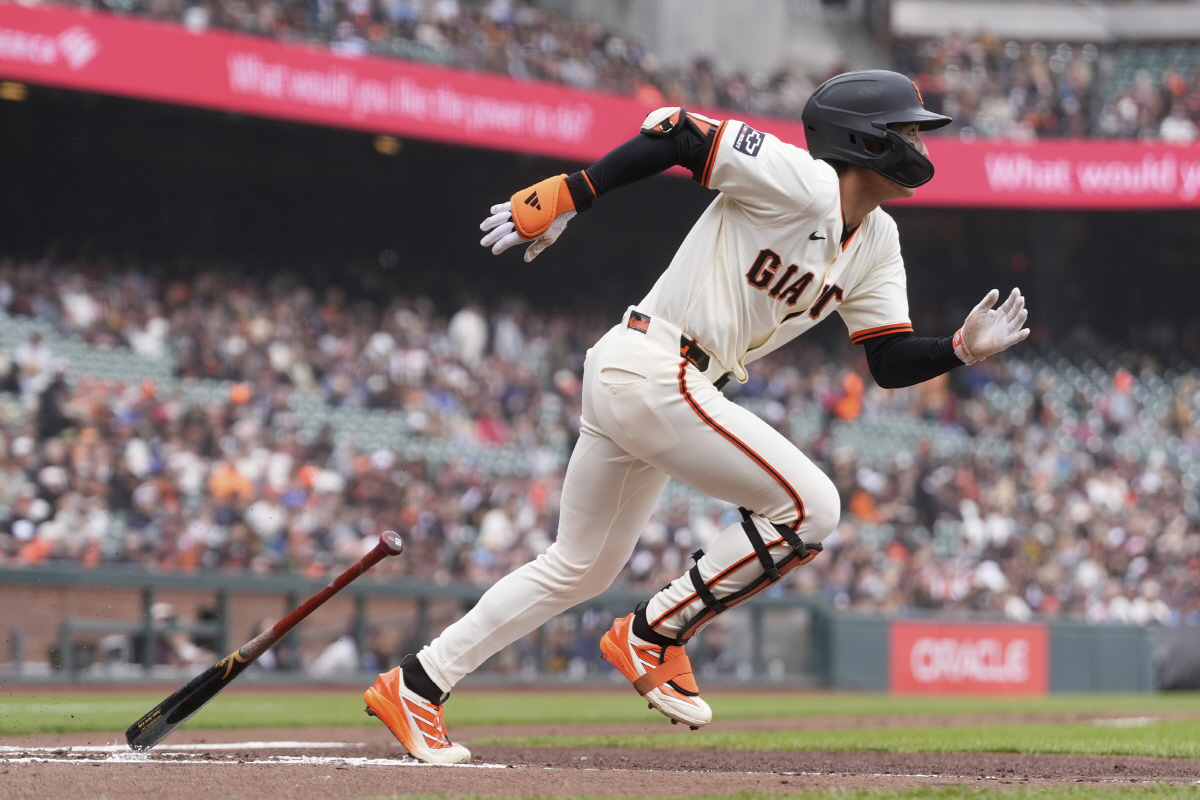 이젠 이정후가 무섭다, 총알 2루타→2연속 스트레이트 볼넷...ML홈피 …