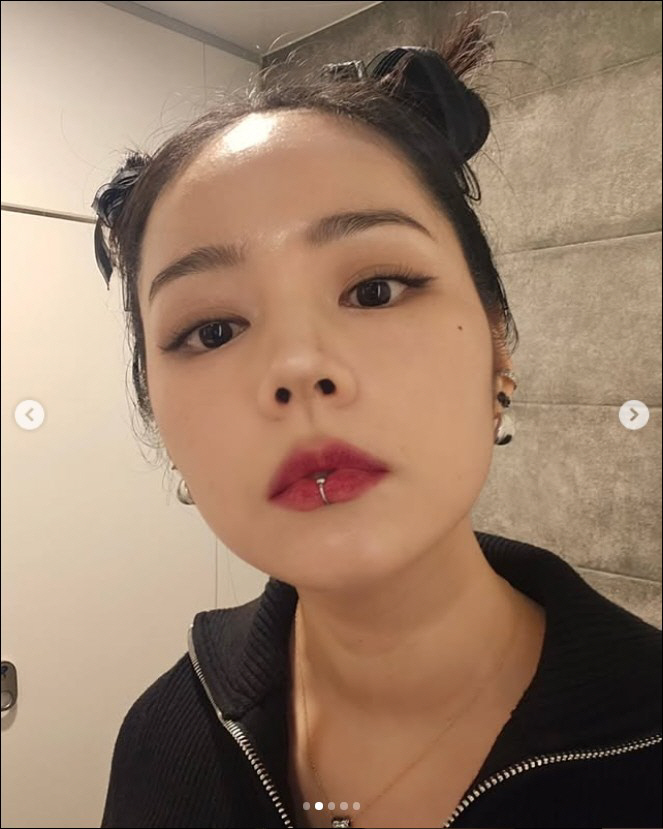 '연정훈♥' 한가인, '입술 피어싱'에 팬들 깜짝…"리정 대신 가정"