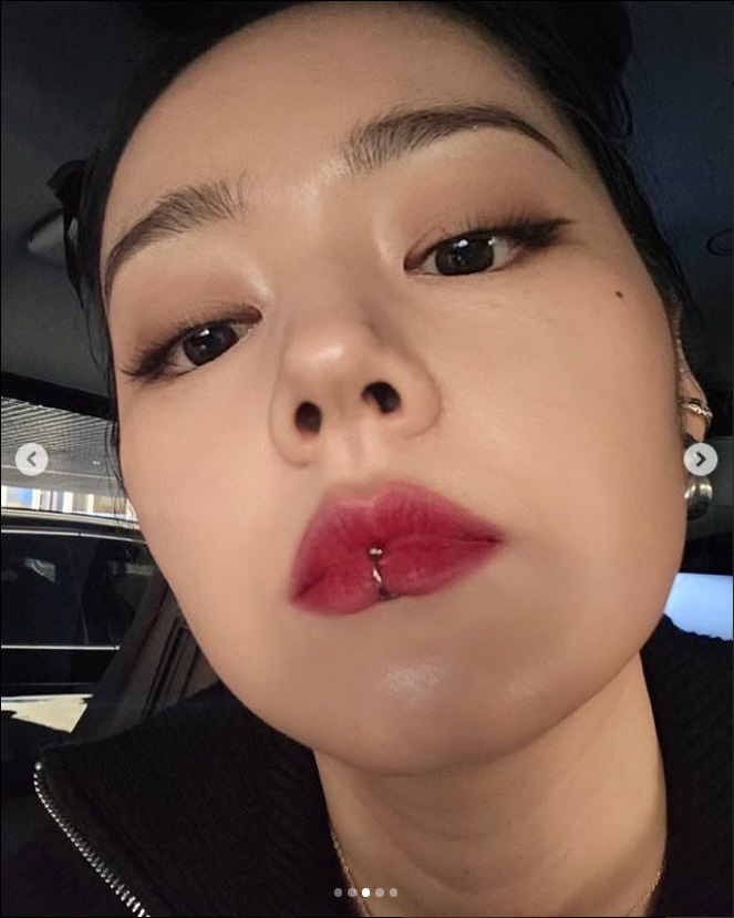 '연정훈♥' 한가인, '입술 피어싱'에 팬들 깜짝…"리정 대신 가정"