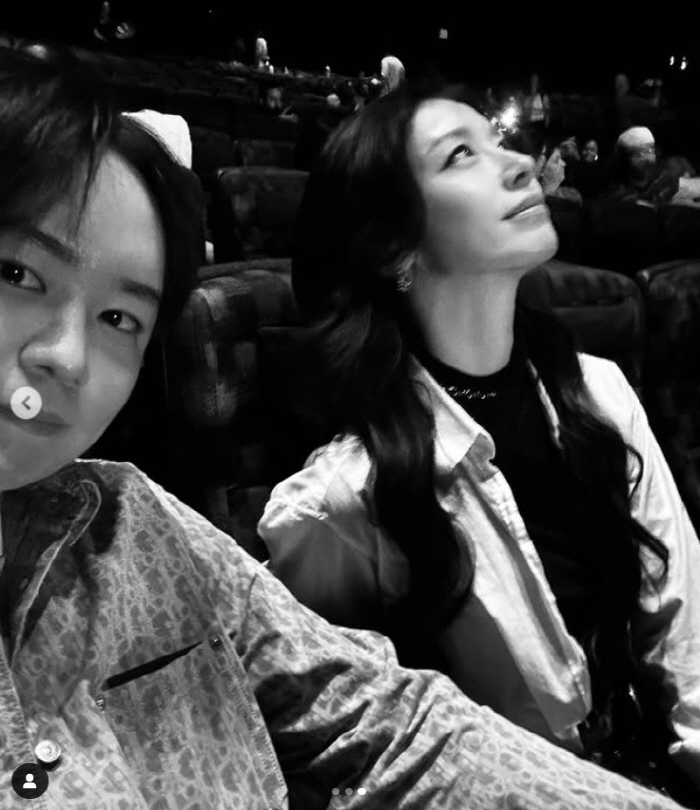 지연 '황재균 이혼' 5개월만 훈남과 여행 "여기 좀 봐주세?"