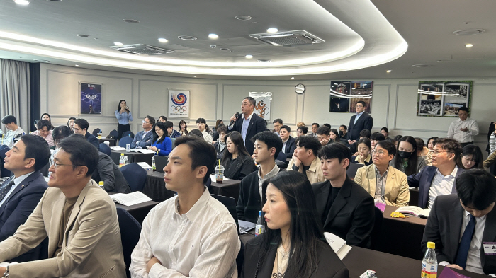 한국체육학회 '2025 스포츠주간기념 학술대회'성료 '스포츠 통합과 재도…