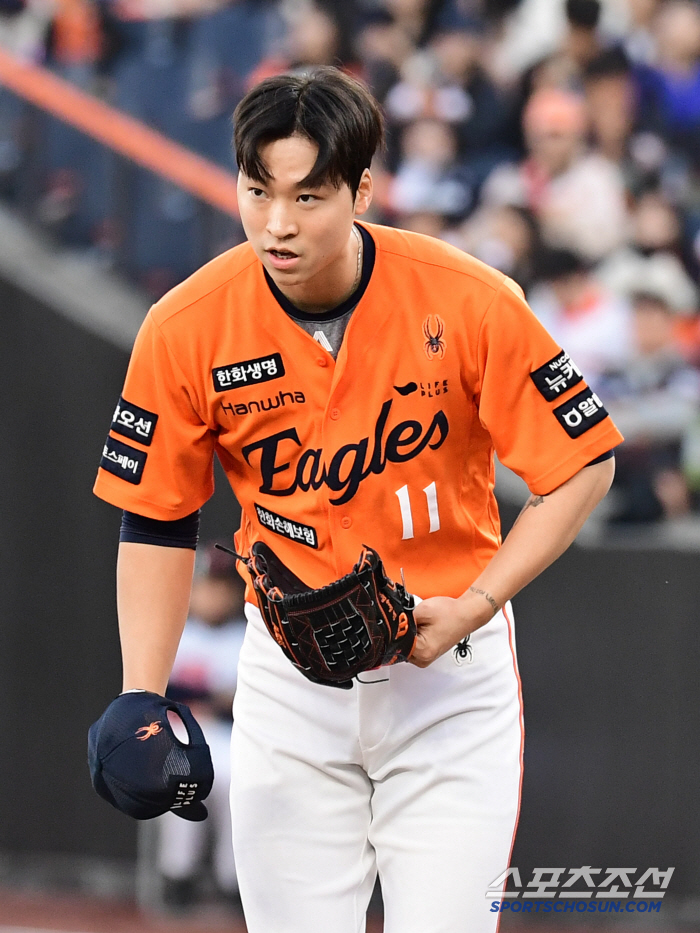 '드디어 투자한 보람이' 78억 FA. 친정팀 만나 6이닝 1실점 첫 QS 성공. 노시환 9호 동점포로 패전 면해[대전 현장]