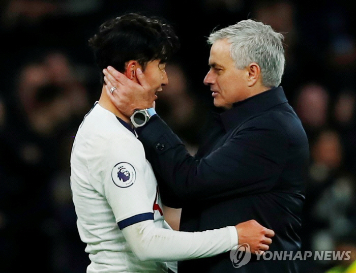 "난 손흥민을 한국 선수로 보지 않는다" 명장 조세 무리뉴, 웰컴 투 EPL?...'승격' 리즈 감독 최종 후보