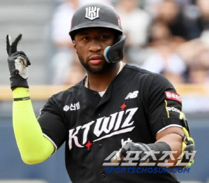 '미스터 제로 깨진 손동현의 복수다.' 의리의 로하스 '미스터 제로' 김서현 153km 직구쳐 안타→첫 실점, 첫 패배. 
